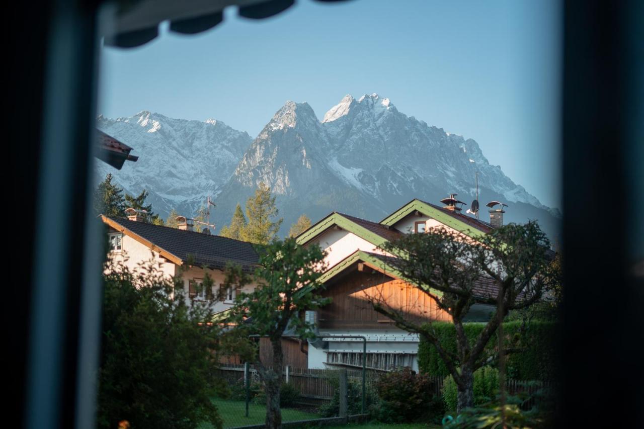 Haus Mit Wunderschonem Ausblick Und Garten Garmisch-Partenkirchen Exterior photo